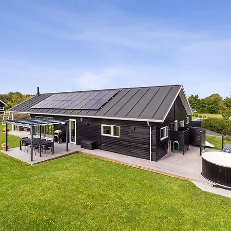 Holiday home Amdi - 700m From The Sea In Se Jutland By Interhome