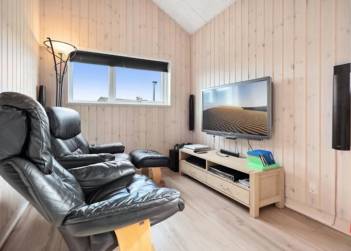 Semesterbostad Amdi - 700m From The Sea By Interhome