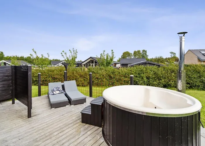 Amdi - 700m From The Sea By Interhome *